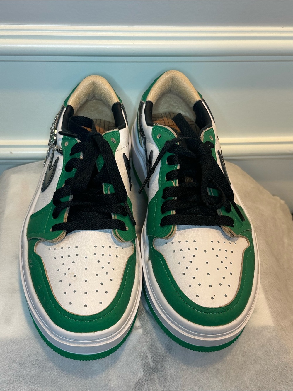 Women’s Green and White Low-Top Sneakers size 7